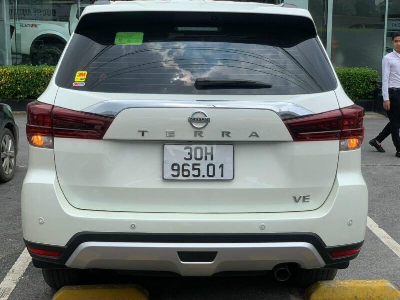 Đuôi Xe Nissan Terra VE