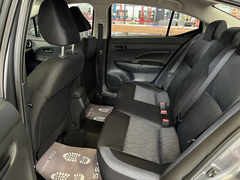 Hàng Ghế Sau Xe Nissan Almera V